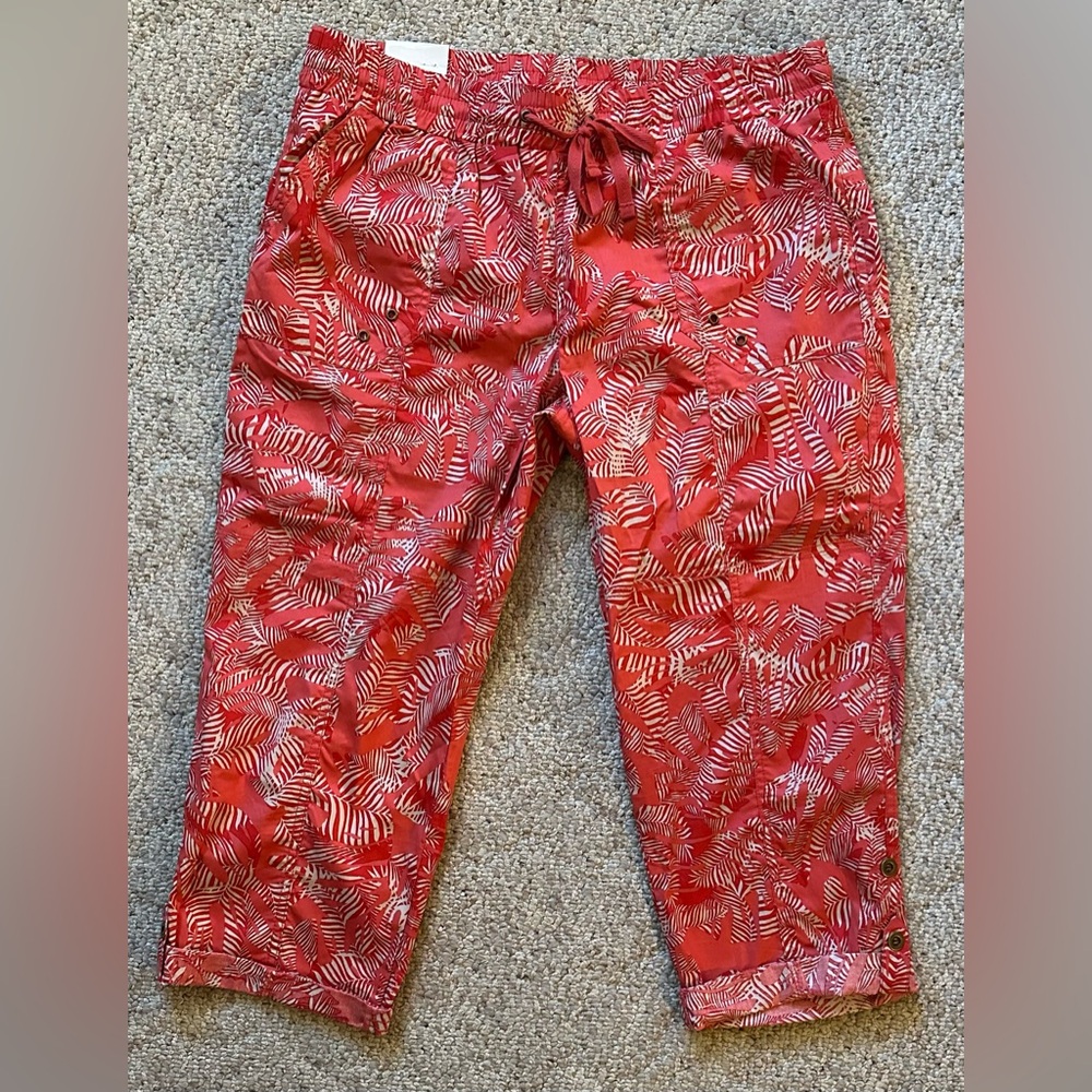 Star Style NWT Red Coral Tropical Print Sea Breeze Capris, Women’s Size Large